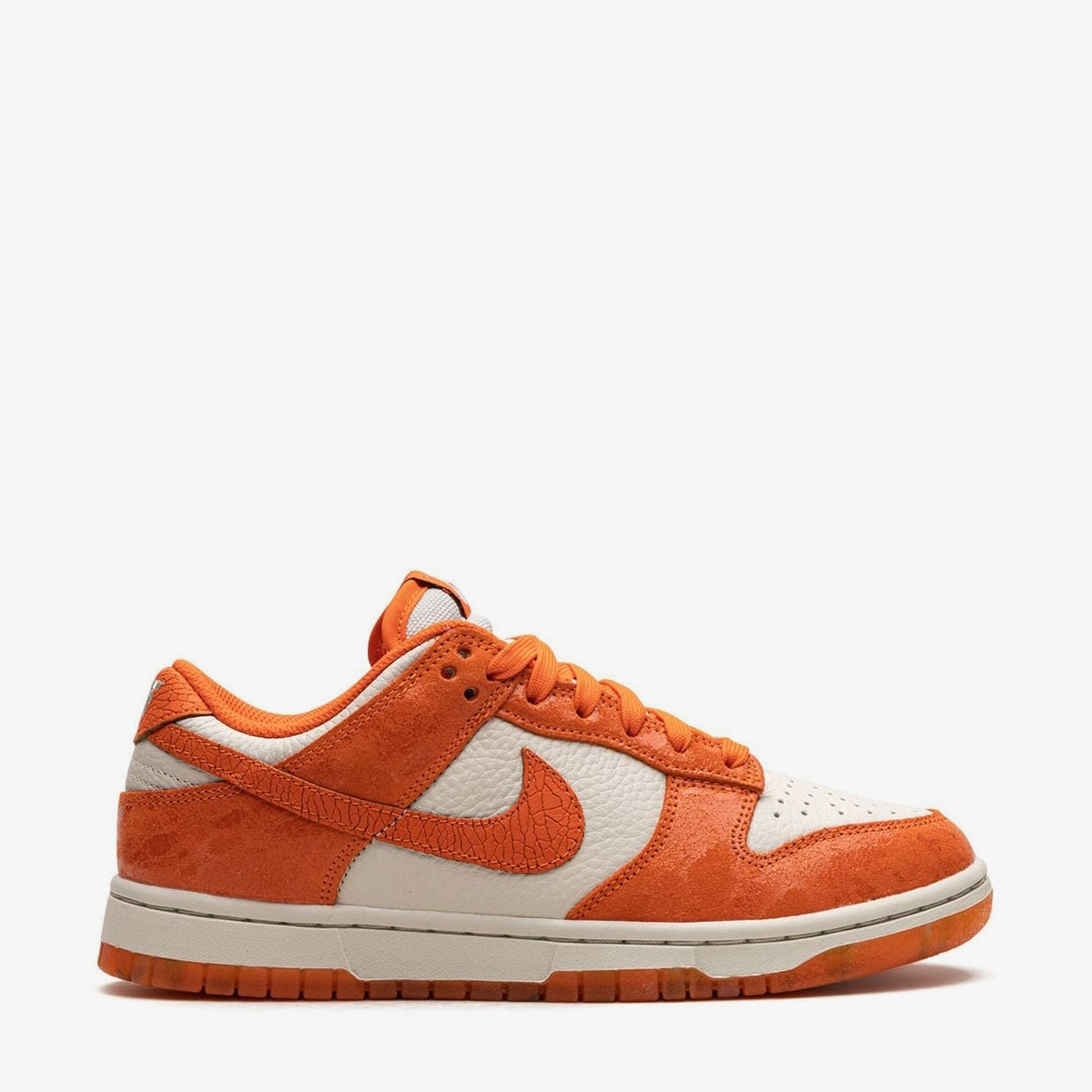 Wmns selling Nike Dunk Low