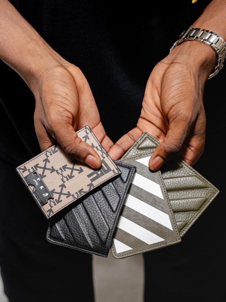 Cardholders_2b0be4f7-bc8c-4bac-9fe5-73267318d685.jpg