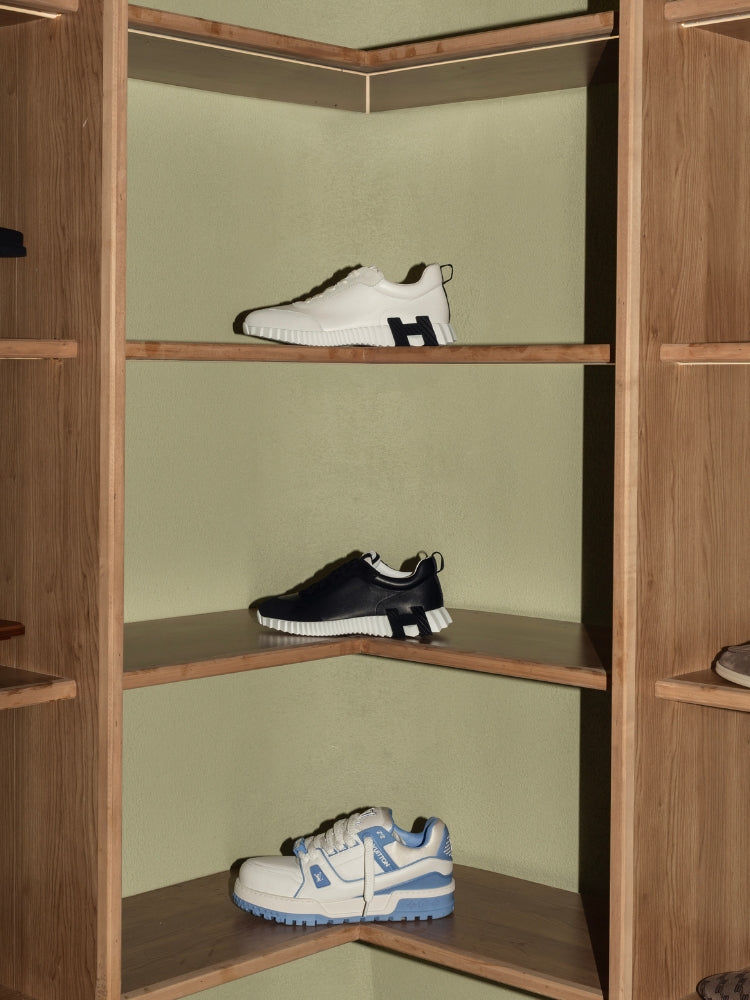 Sneakers_317553ef-31b5-4e17-85ca-fdc88f2db7b8.jpg