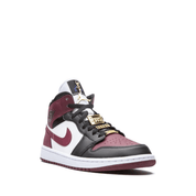Air Jordan 1 Mid SE 'Gold Pendants' Sneakers Air Jordan