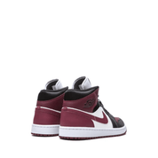 Air Jordan 1 Mid SE 'Gold Pendants' Sneakers Air Jordan