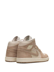 Air Jordan 1 Mid SE "Legend Light Brown" Sneakers Air Jordan