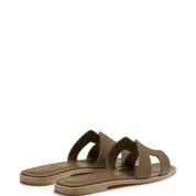 Hermès Oran Sandal 'Étoupe' Slides Hermès