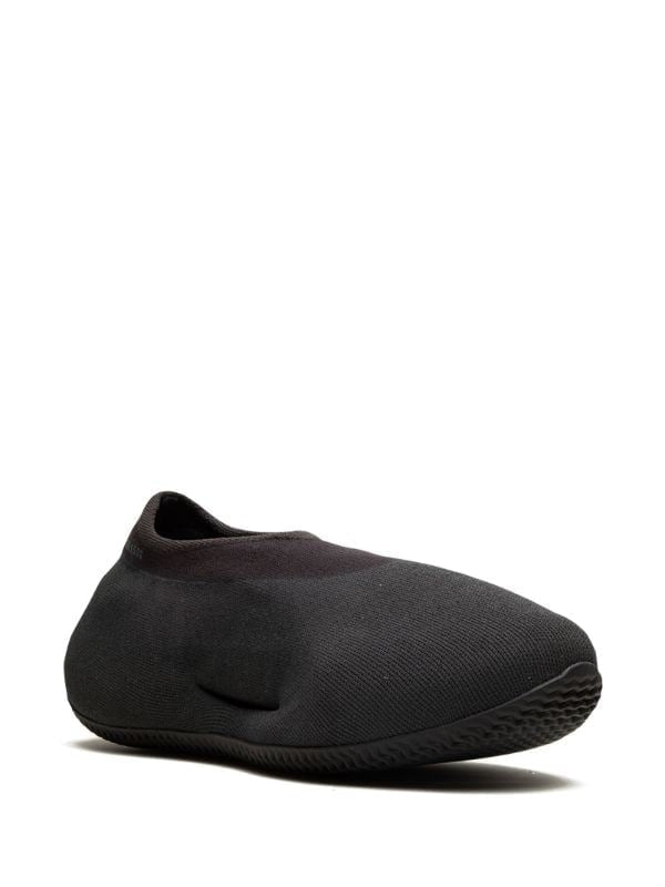 Yeezy Knit RNNR “Fade Onyx” Plug and Play